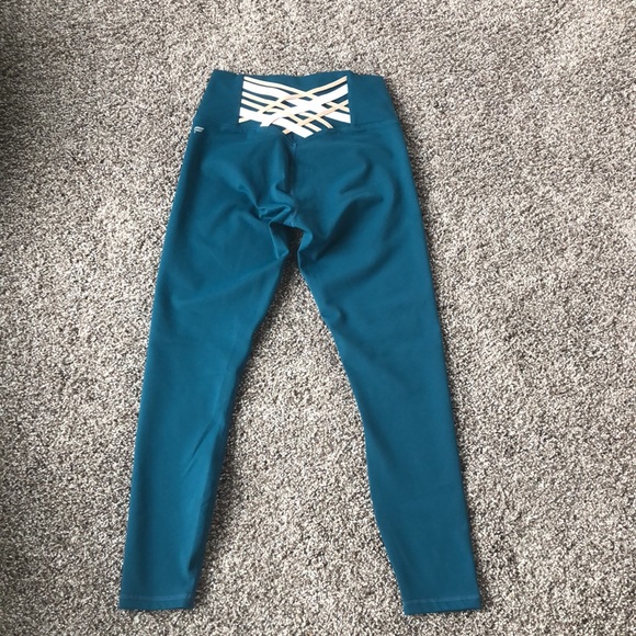 💚💙Fabletics leggings!💙💚 - Picture 10 of 10